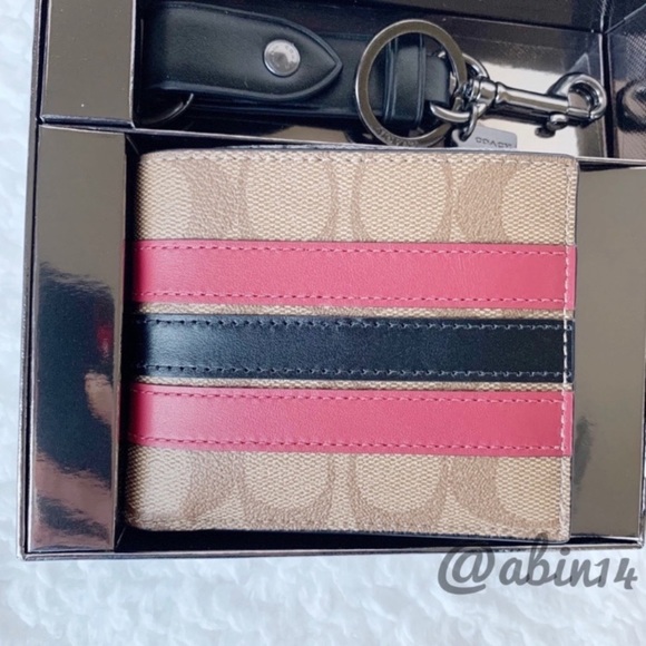 New in Gift Box Coach ID Billfold Wallet Key Fob - Picture 9 of 10